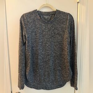 ATHLETA Women’s Heathered Charcoal Gray Long-Sleeve Crew Top